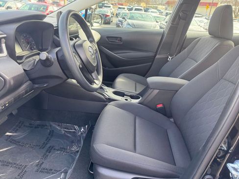 Used 2025 Toyota Corolla LE image 21