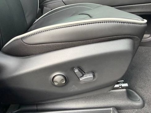 New 2027 Chrysler Pacifica Limited AWD/4WD image 29
