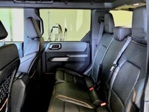 Used 2023 Ford Bronco Badlands image 15