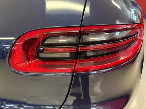 Used 2018 Porsche Macan S AWD/4WD image 11