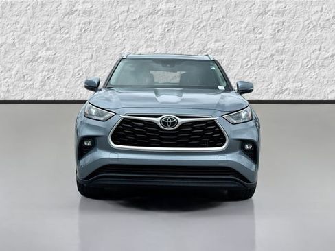 Used 2022 Toyota Highlander XLE FWD image 8