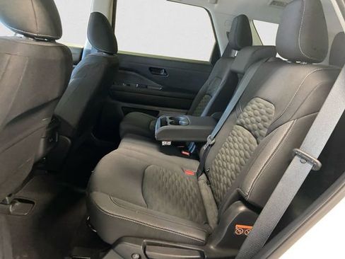 Certified 2023 Nissan Pathfinder SV image 13