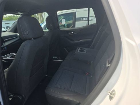 Used 2025 Chevrolet Equinox LT AWD/4WD image 9
