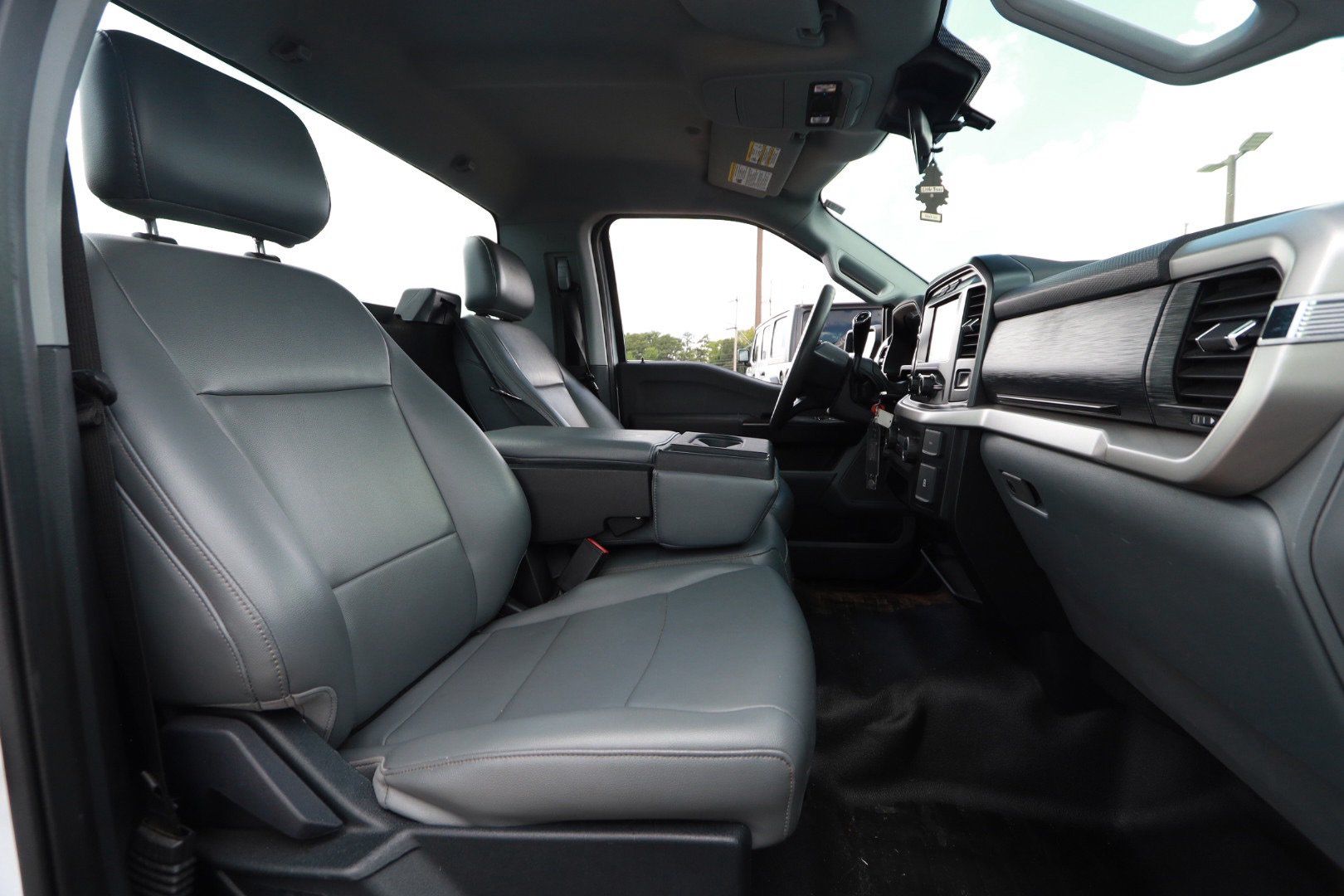 Used 2021 Ford F150 XL w/ Equipment Group 101A High RWD image 17