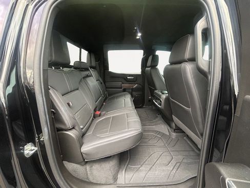 Used 2022 Chevrolet Silverado 1500 High Country w/ Technology Package image 11