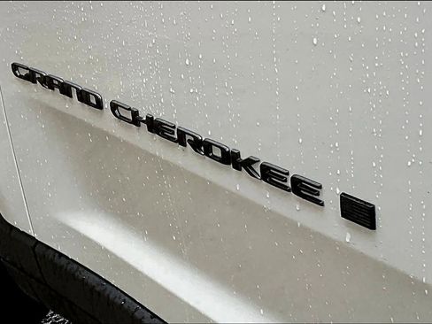 New 2025 Jeep Grand Cherokee L Limited w/ Black Appearance Package image 16