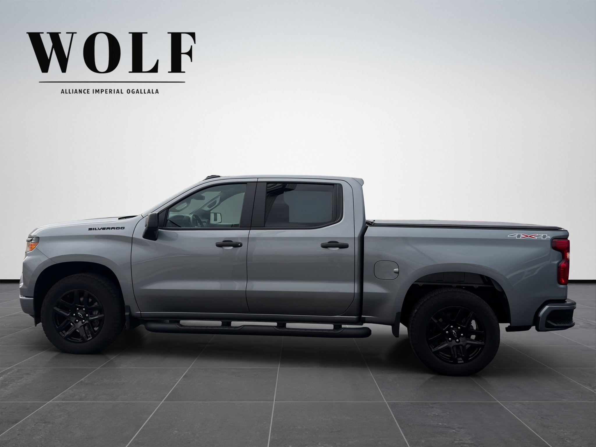 Used 2023 Chevrolet Silverado 1500 Custom w/ 2.7L Blackout Package AWD/4WD image 4