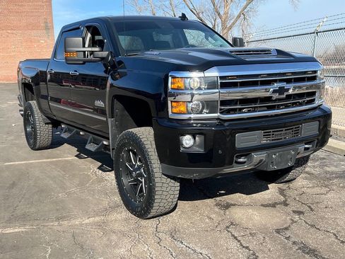 Used 2018 Chevrolet Silverado 2500 High Country w/ Duramax Plus Package image 41