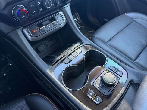 Used 2022 GMC Acadia AT4 w/ Technology Package AWD/4WD image 24