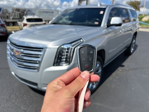 Used 2019 Cadillac Escalade ESV Platinum image 56