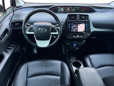 Used 2018 Toyota Prius Three Touring FWD image 26