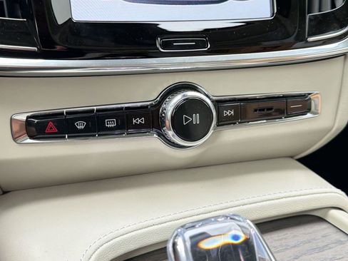 Used 2025 Volvo S90 B6 Ultra image 19