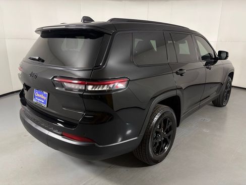 New 2025 Jeep Grand Cherokee L Altitude image 8