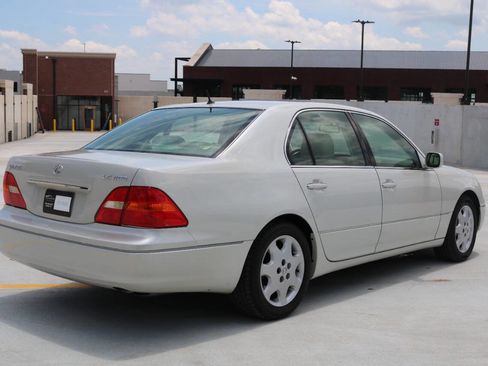 Used 2001 Lexus LS 430 RWD image 52