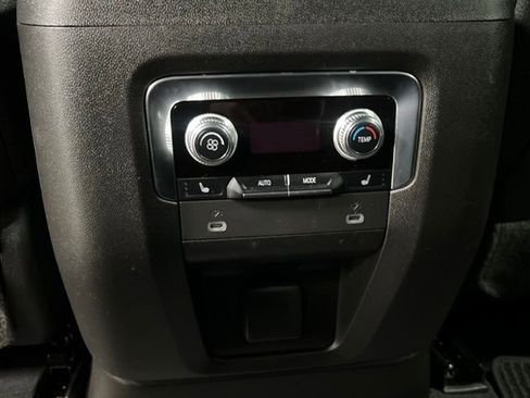 Used 2022 GMC Yukon XL Denali AWD/4WD image 50