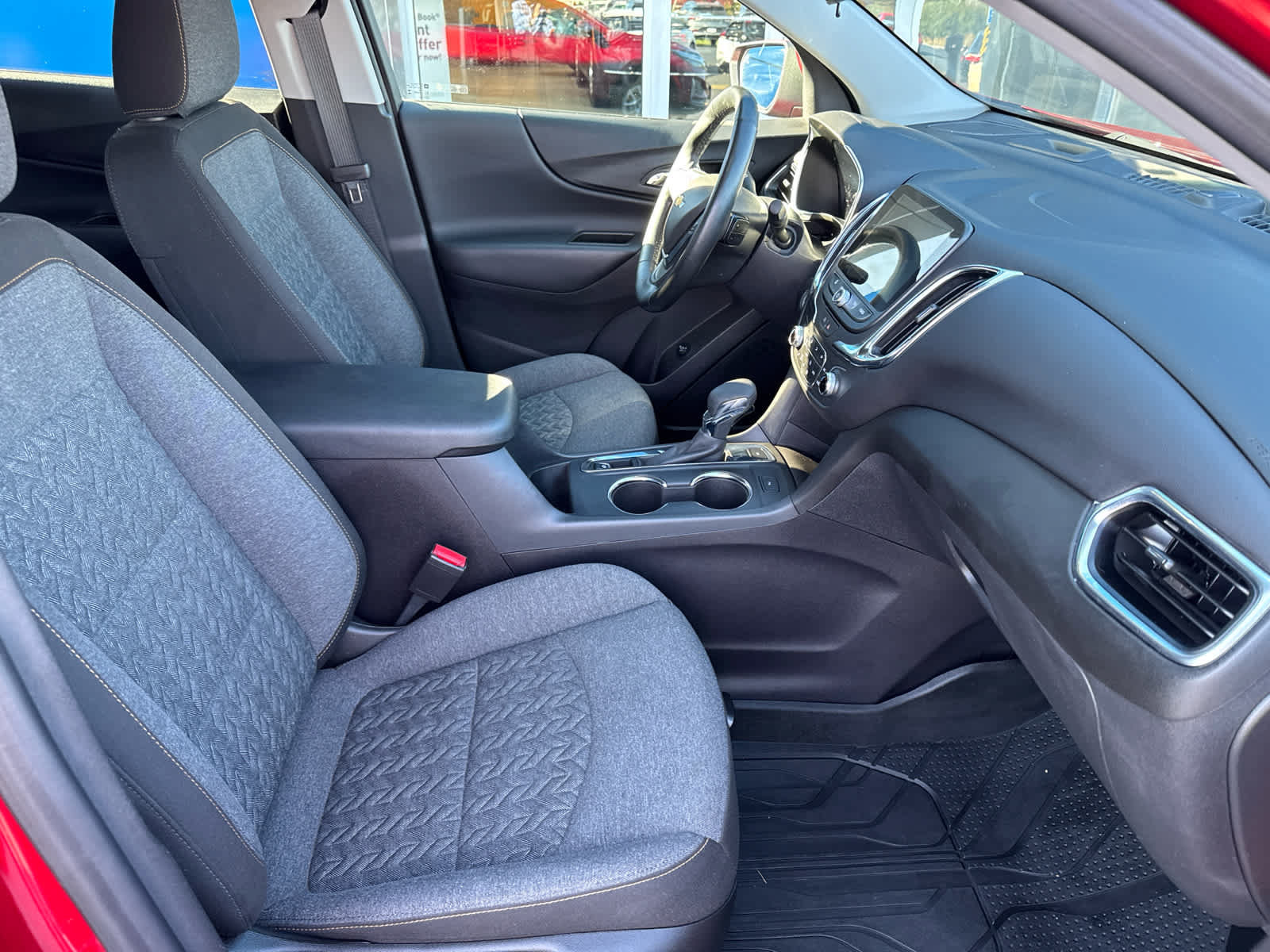 Used 2024 Chevrolet Equinox LT AWD/4WD image 4