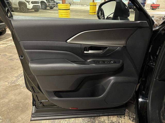 Certified 2026 Toyota Grand Highlander AWD image 31