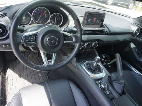 Used 2021 MAZDA MX-5 Miata RF Grand Touring w/ Appearance Package RWD image 4