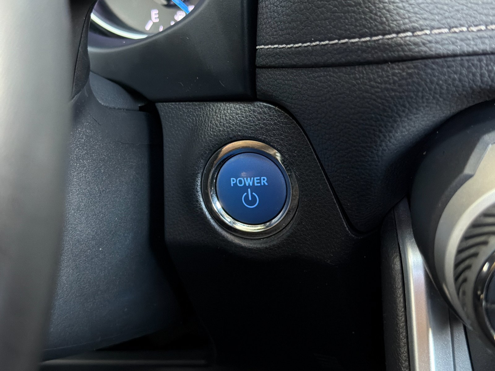 Used 2022 Toyota RAV4 XLE Premium AWD/4WD image 21