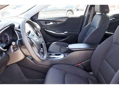 Used 2023 Chevrolet Malibu LS image 30