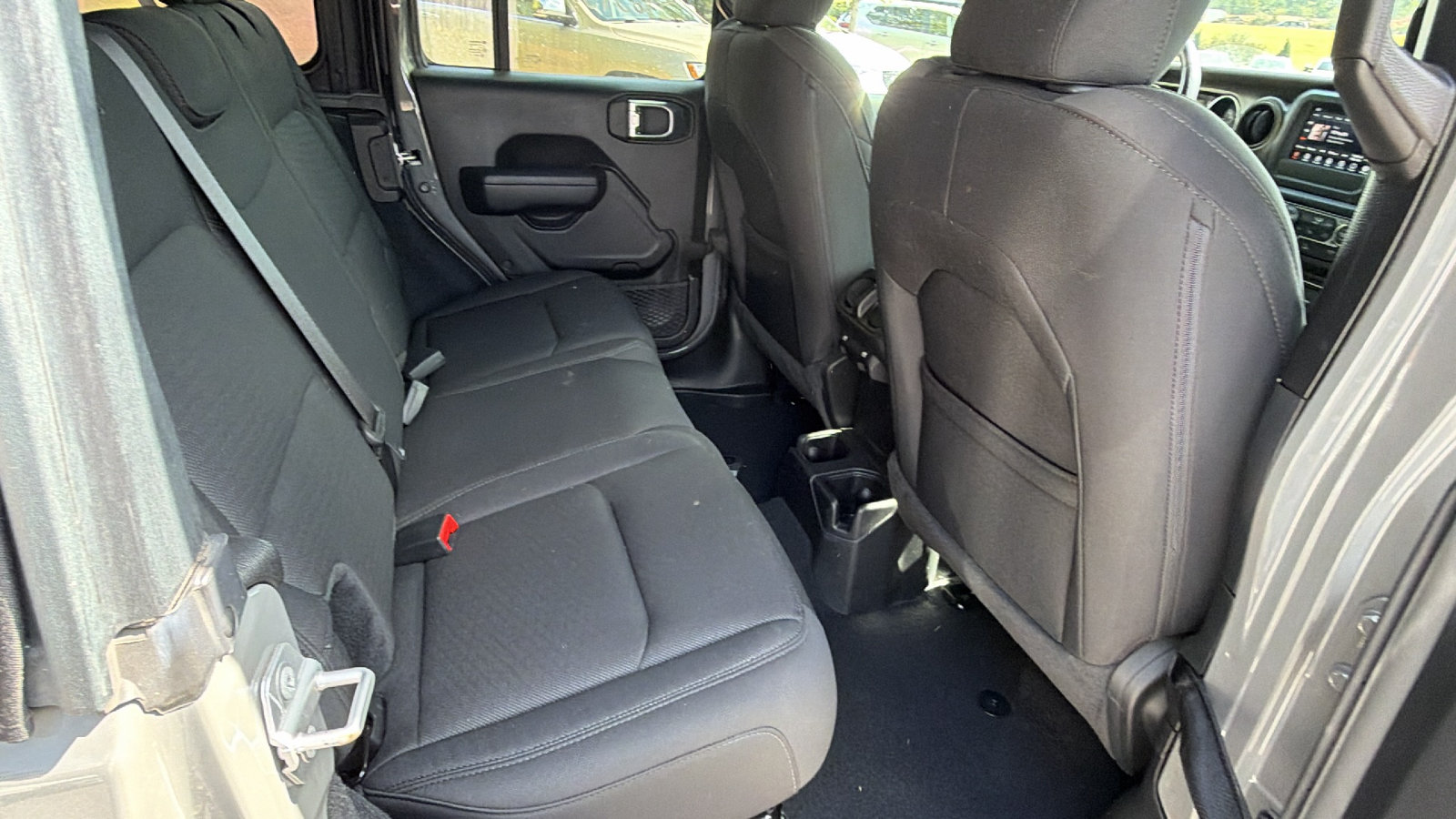 Used 2022 Jeep Wrangler Unlimited Sport AWD/4WD image 21