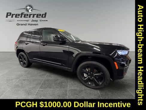 Used 2024 Jeep Grand Cherokee Limited w/ Black Appearance Package image 8