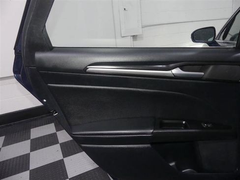 Used 2019 Ford Fusion Titanium image 26