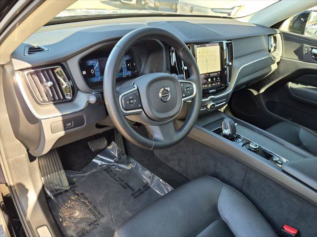 Used 2025 Volvo XC60 B5 Core w/ Protection Package Premier AWD/4WD image 12