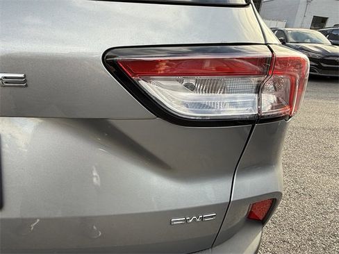 Used 2022 Ford Escape SEL image 32