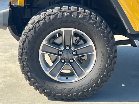 Used 2019 Jeep Wrangler Unlimited Sahara image 27