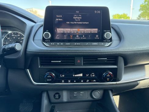 Used 2024 Nissan Rogue SV image 14