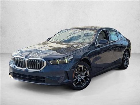 New 2026 BMW i5 eDrive40 w/ Convenience Package image 1
