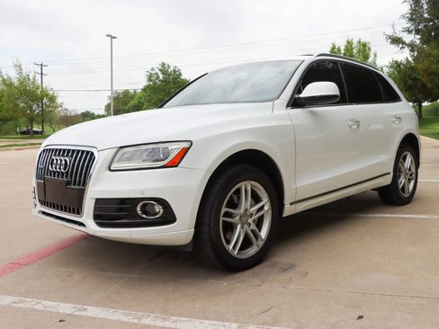 Used 2016 Audi Q5 2.0T Premium Plus w/ Technology Package image 3