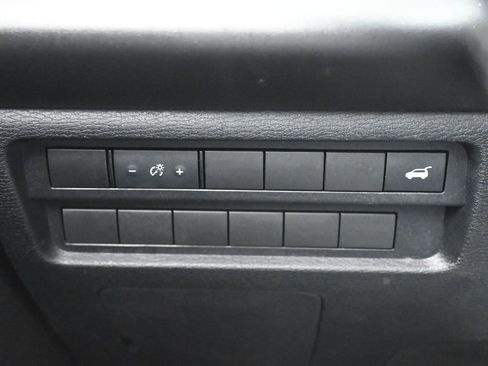 Used 2022 Mitsubishi Outlander SE image 15