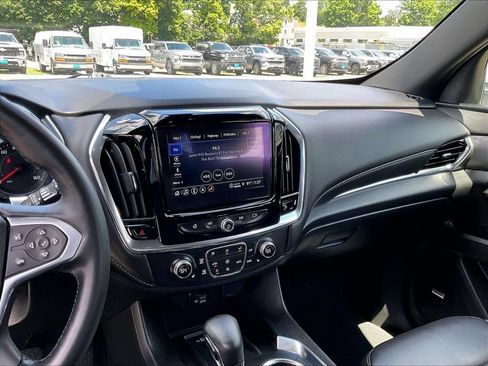 Used 2023 Chevrolet Traverse LT w/ LT Premium Package AWD/4WD image 19