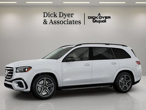 Used 2026 Mercedes-Benz GLS 450 4MATIC image 32