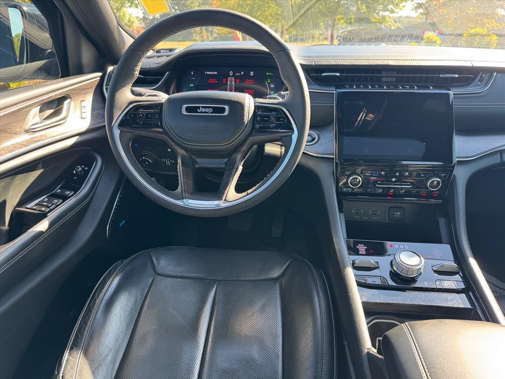 Used 2023 Jeep Grand Cherokee Overland AWD/4WD image 15