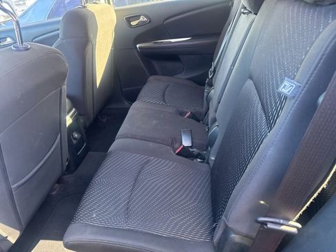 Used 2017 Dodge Journey SE w/ Flexible Seating Group image 11