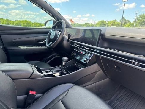 Used 2025 Hyundai Santa Cruz SEL AWD/4WD image 15
