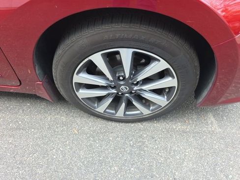 Used 2017 Nissan Altima 2.5 SV w/ Convenience Package image 4