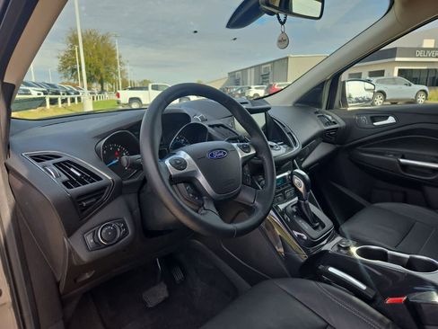 Used 2014 Ford Escape Titanium image 2