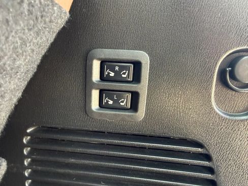Used 2015 INFINITI QX80 4WD w/ Limited Package image 18