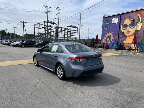 Certified 2025 Toyota Corolla LE FWD image 3