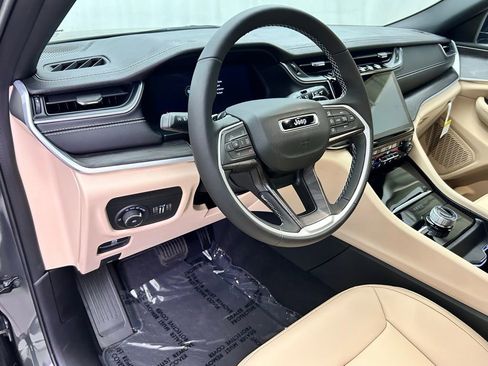 New 2025 Jeep Grand Cherokee L Limited w/ Black Appearance Package image 16