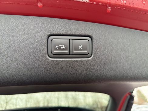 Used 2025 Genesis GV70 3.5T Sport image 23