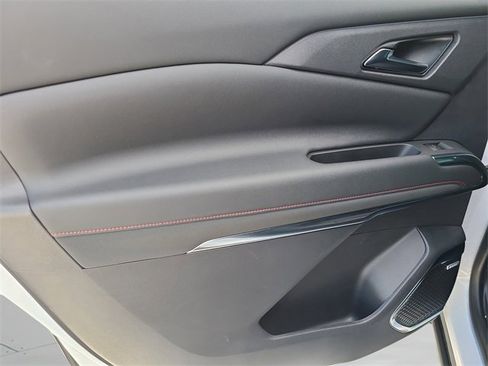 Used 2024 Chevrolet Traverse RS image 20