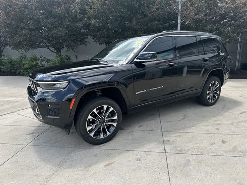 Used 2021 Jeep Grand Cherokee L Overland w/ Advanced Protech Group III AWD/4WD image 11