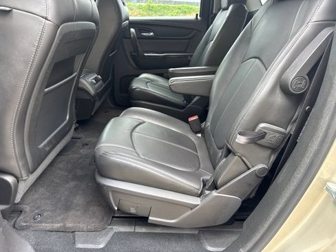 Used 2016 GMC Acadia SLT w/ Open Road Package FWD image 21
