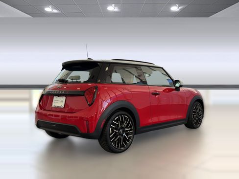 Used 2025 MINI Cooper S FWD image 9