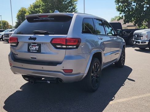 Used 2019 Jeep Grand Cherokee Altitude AWD/4WD image 13